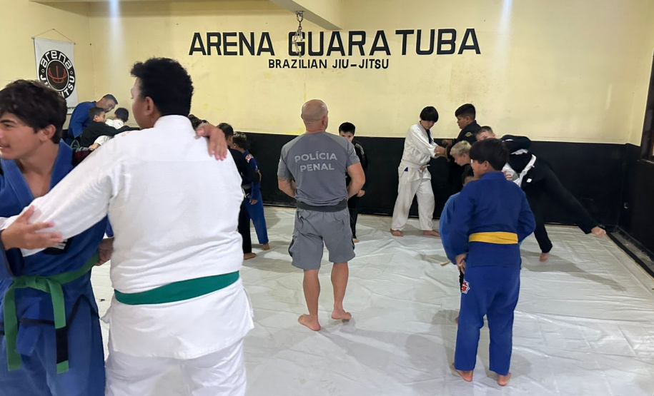 PPPR promove ação social junto ao projeto Construindo Campeões