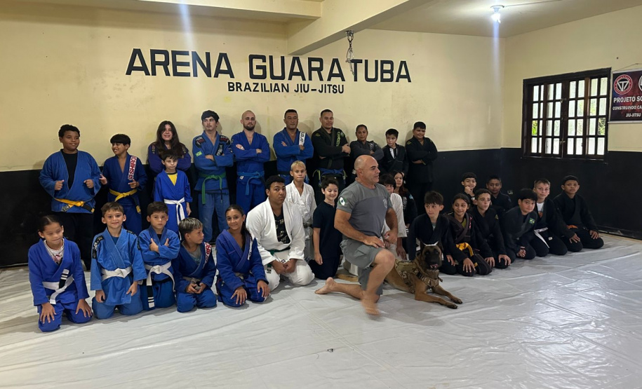 PPPR promove ação social junto ao projeto Construindo Campeões