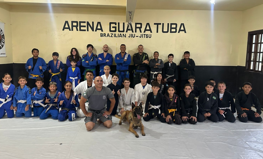 PPPR promove ação social junto ao projeto Construindo Campeões