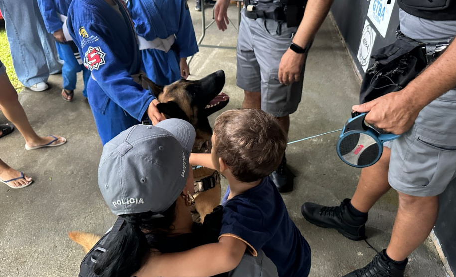 PPPR promove ação social junto ao projeto Construindo Campeões