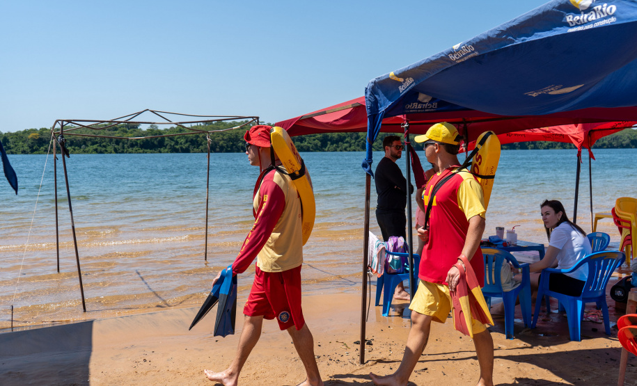 Reforço policial e de bombeiros garante segurança dos veranistas no Noroeste