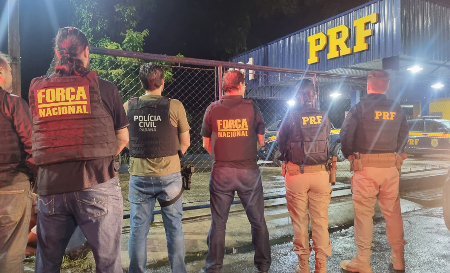 PCPR, PMPR, PRF e Força Nacional prendem foragido por homicídio em Paranaguá