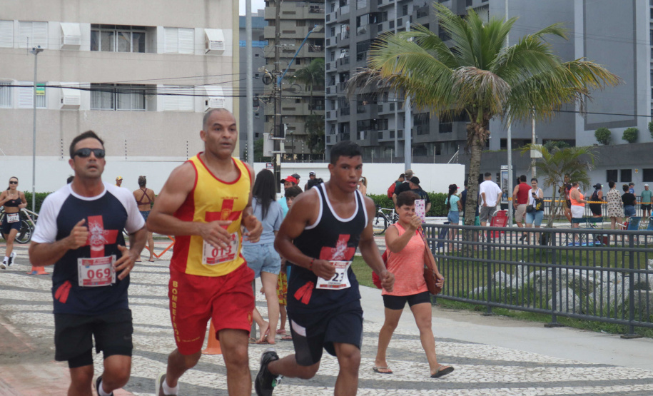 Segunda Corrida dos Guarda-Vidas atrai 500 participantes em evento no Litoral