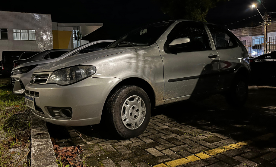 PMPR prende trio suspeito de receptação de veículo furtado em Matinhos