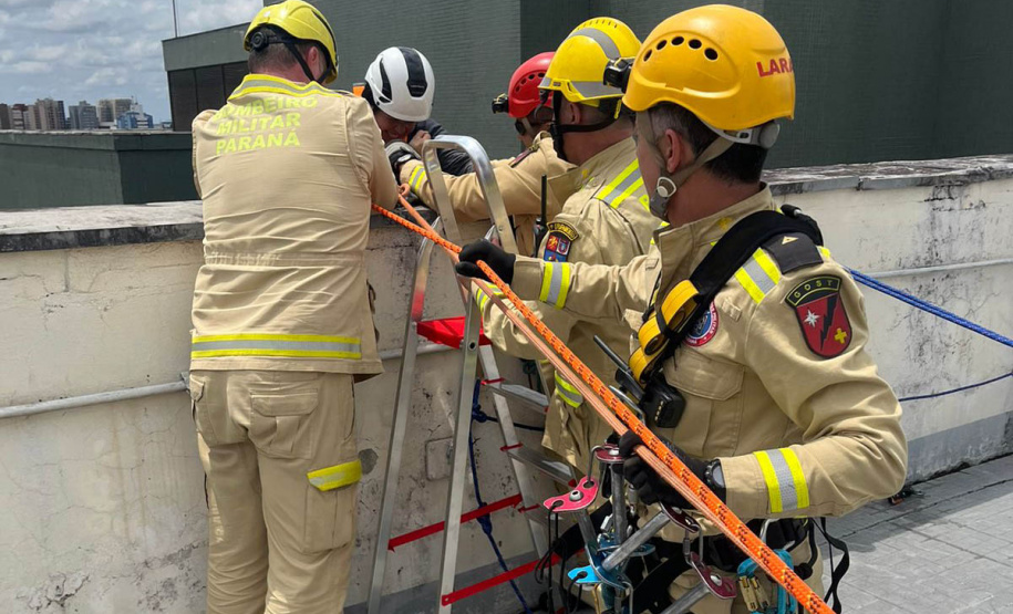 Governador anuncia concurso público com 2.600 vagas para PM e Corpo de Bombeiros