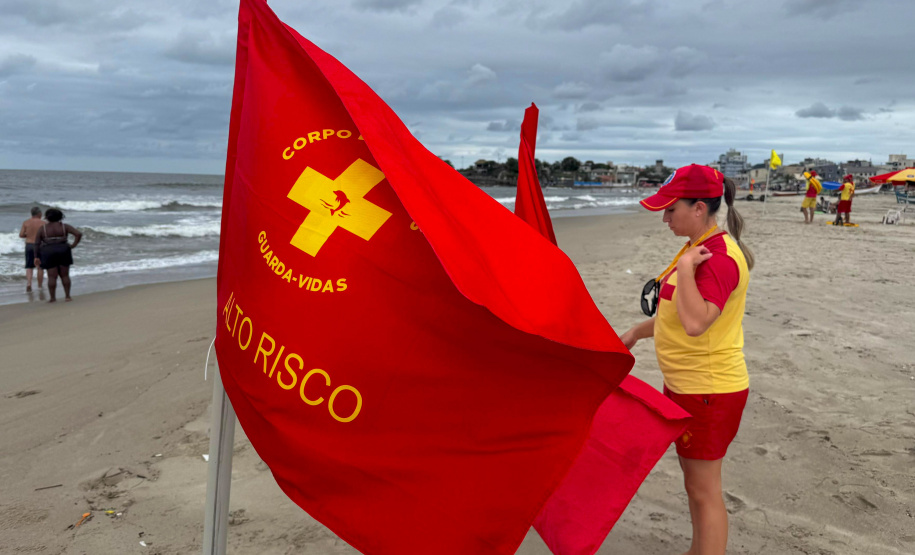 Corpo de Bombeiros alerta para o perigo das correntes de retorno no Litoral do Paraná