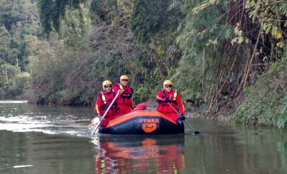 Banho de rio seguro: 10 dicas dos Bombeiros para evitar cabeça d'água e outros riscos