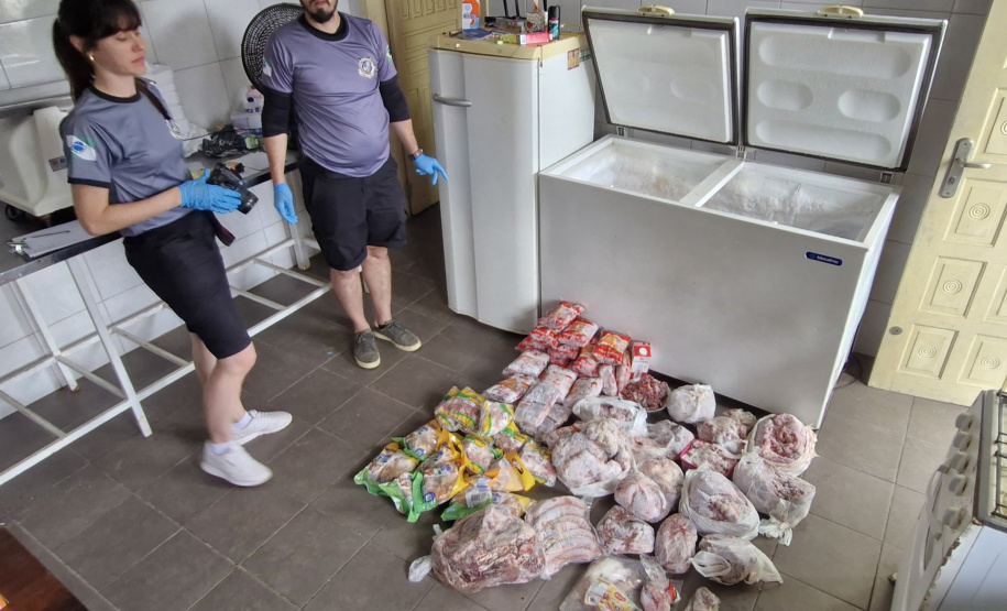 PCPR e Vigilância Sanitária apreendem 161 quilos de carne em Pontal do Paraná