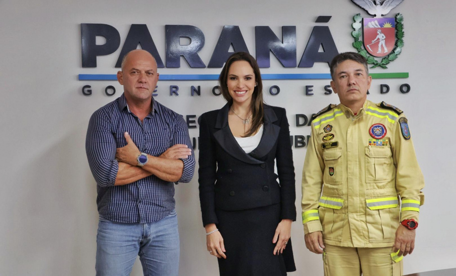 Secretário recebe  deputada estadual Maria Victoria