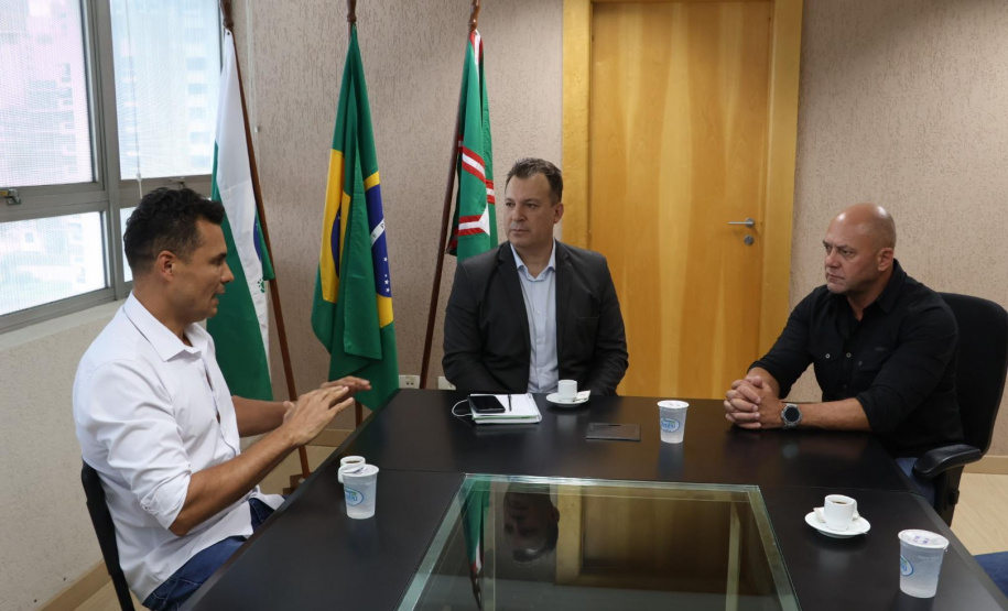 Secretário recebe prefeito de Medianeira