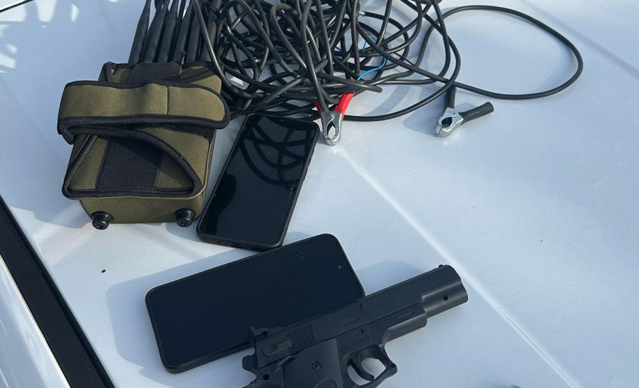 Policiais resgatam vítima de roubo que ficou amarrada e prendem suspeitos na RMC