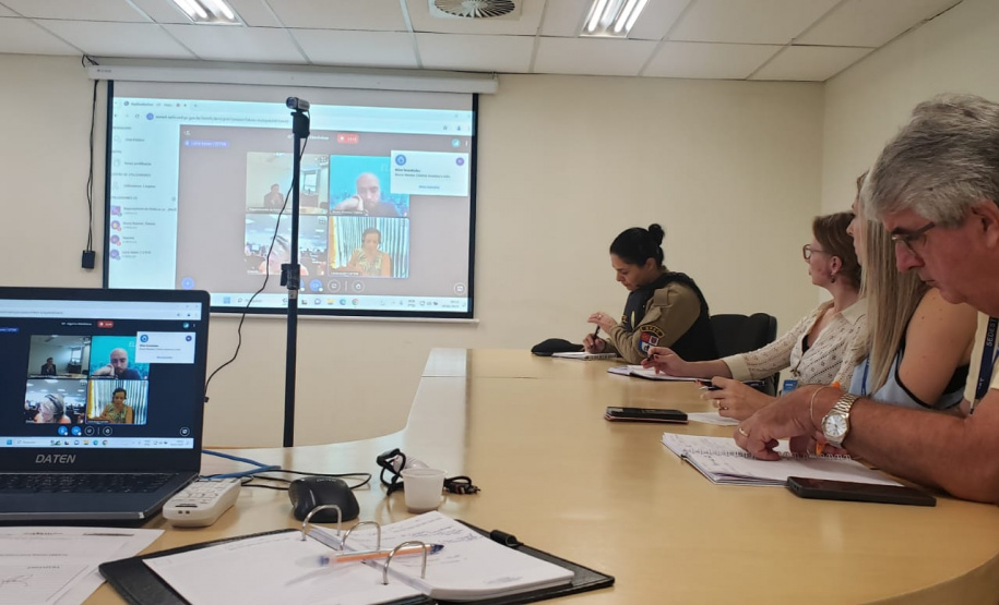 Paraná inova com criação de grupo de trabalho para tratar uso de Dispositivos Eletrônicos para Fumar (DEFs) em escolas.