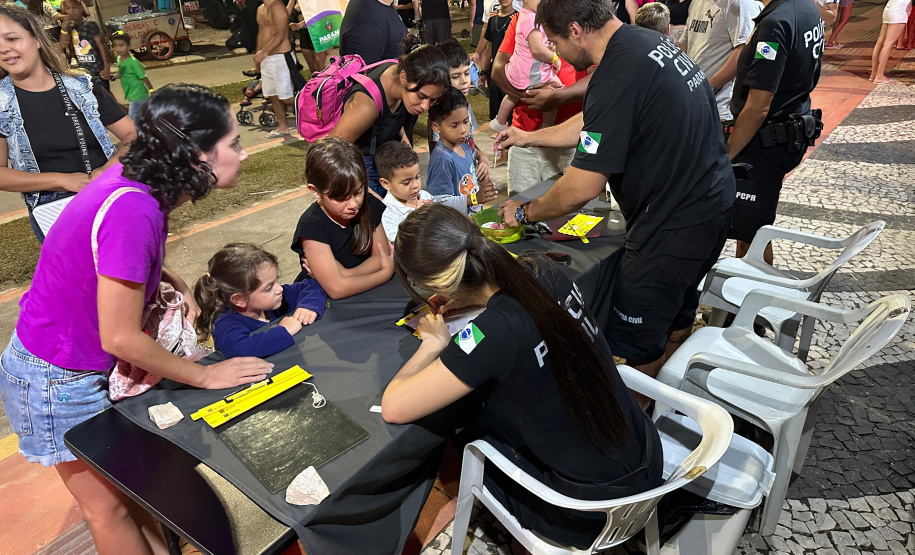 Delegacia Móvel da PCPR é ponto de referência nos eventos do Verão Maior Paraná