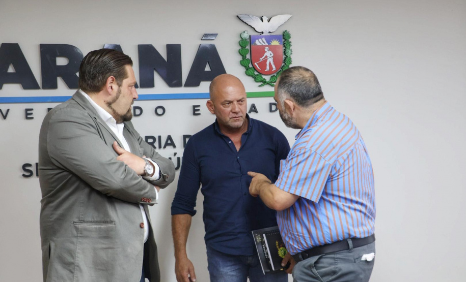 Secretário se reúne com deputado estadual e prefeito de Guarapuava