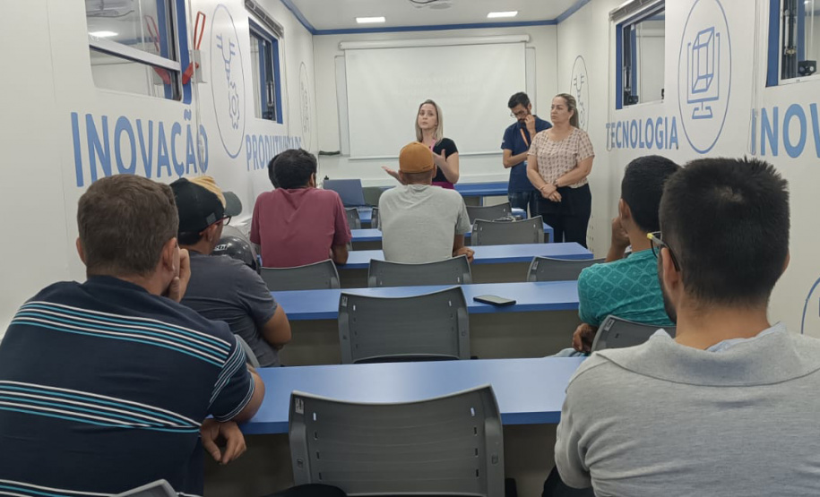 Carretas do Conhecimento qualificam egressos e monitorados do sistema penal