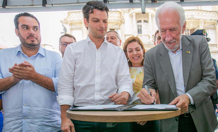 Secretário participa da assinatura de decreto para revitalização do centro de Curitiba