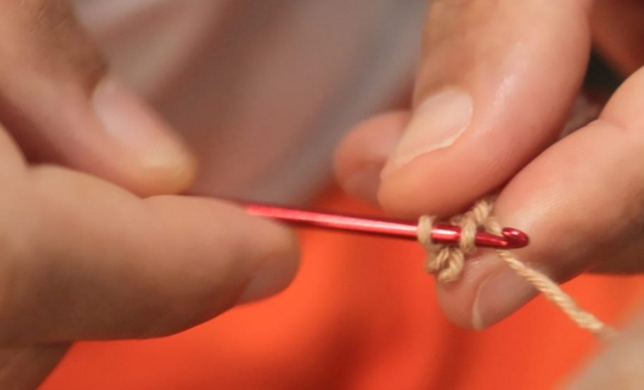 Polícia Penal distribui mais de mil brindes artesanais no Verão Maior Paraná