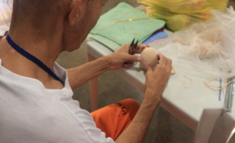 Polícia Penal distribui mais de mil brindes artesanais no Verão Maior Paraná