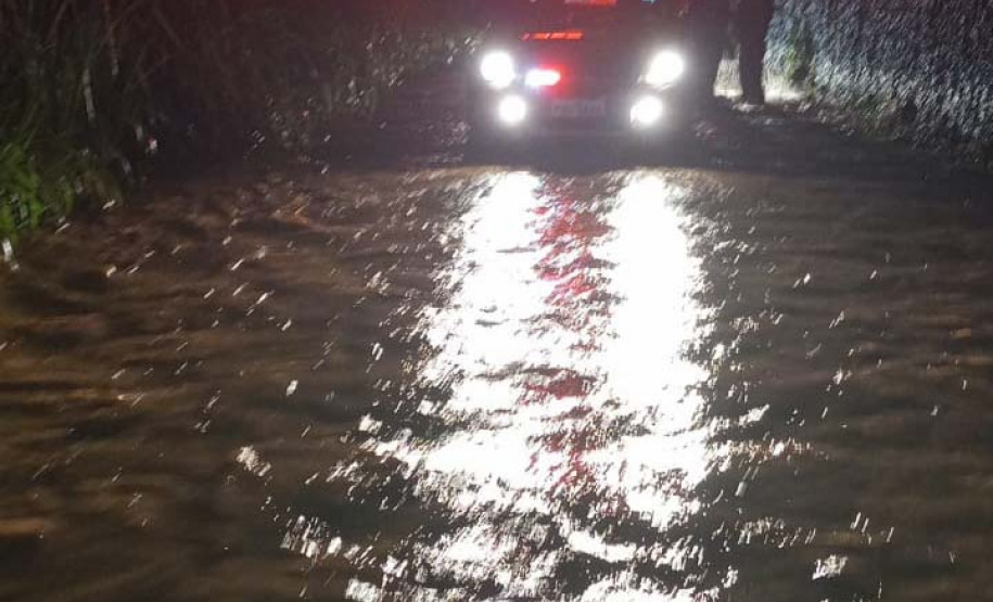 Estado emprega mais de 100 homens e aeronaves para ajudar vítimas das chuvas no Litoral