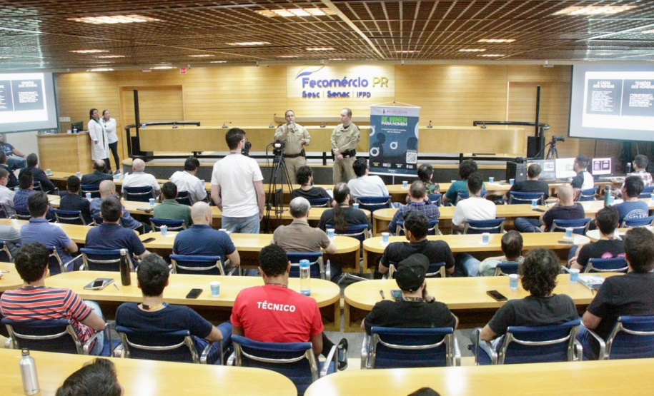 SESP reúne 800 servidores em palestra "De Homem para Homem" sobre o combate à violência contra a mulher