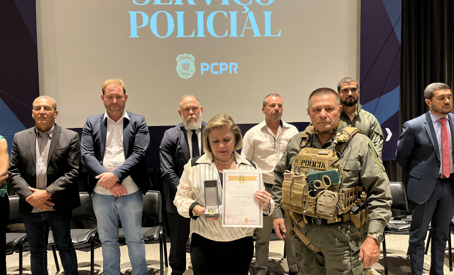 PCPR homenageia servidores com Medalhas de Serviço Policial em Curitiba