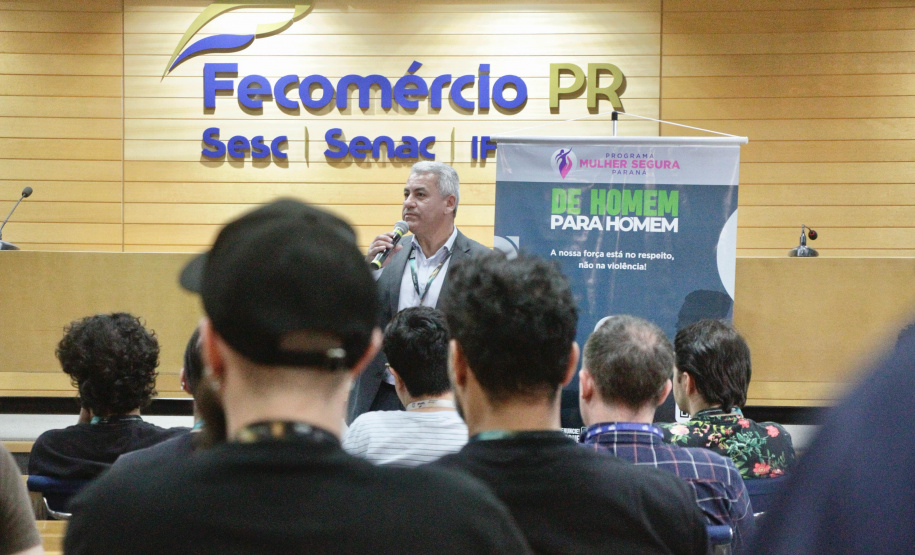 SESP reúne 800 servidores em palestra "De Homem para Homem" sobre o combate à violência contra a mulher