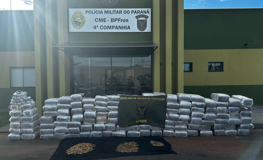 PMPR apreende mais de 2 toneladas de drogas e armamentos em Assis Chateaubriand