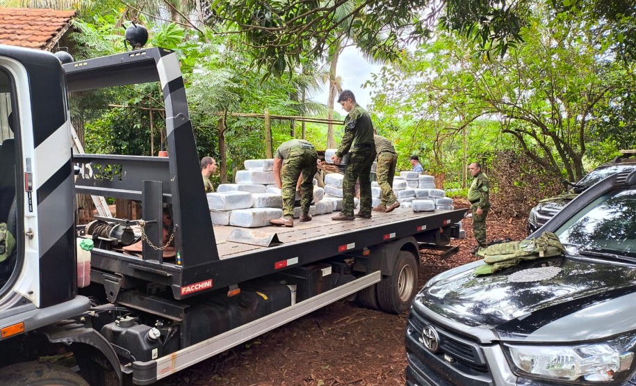 PMPR apreende mais de 2 toneladas de drogas e armamentos em Assis Chateaubriand