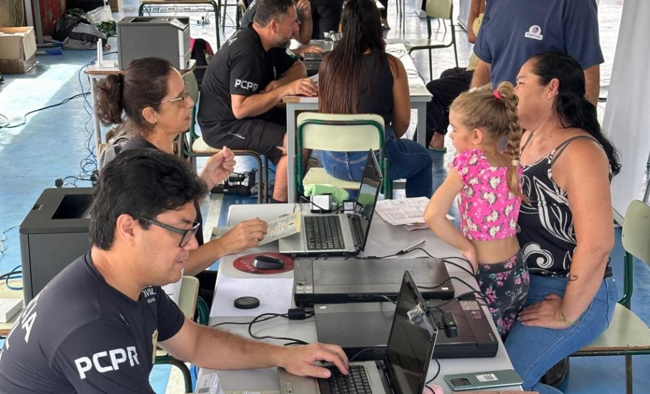 PCPR na Comunidade leva atendimento para populações de Sabáudia e Pinhais