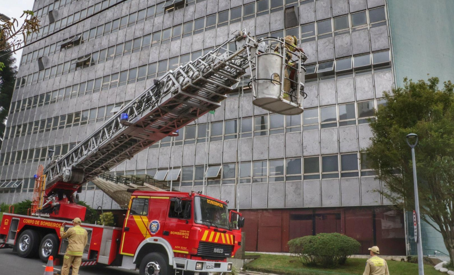 SESP realiza 1º simulado geral de abandono na sede em parceria com o Corpo de Bombeiros