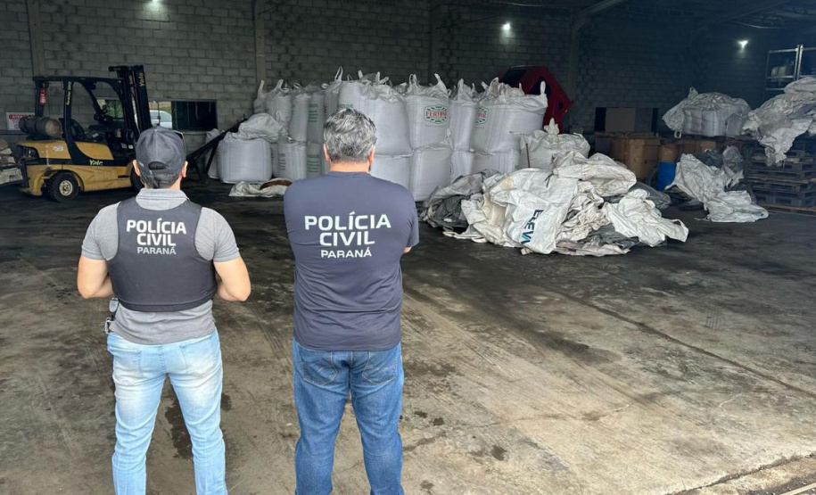 PCPR prende três pessoas e recupera 37 toneladas de fertilizantes em Campo Largo