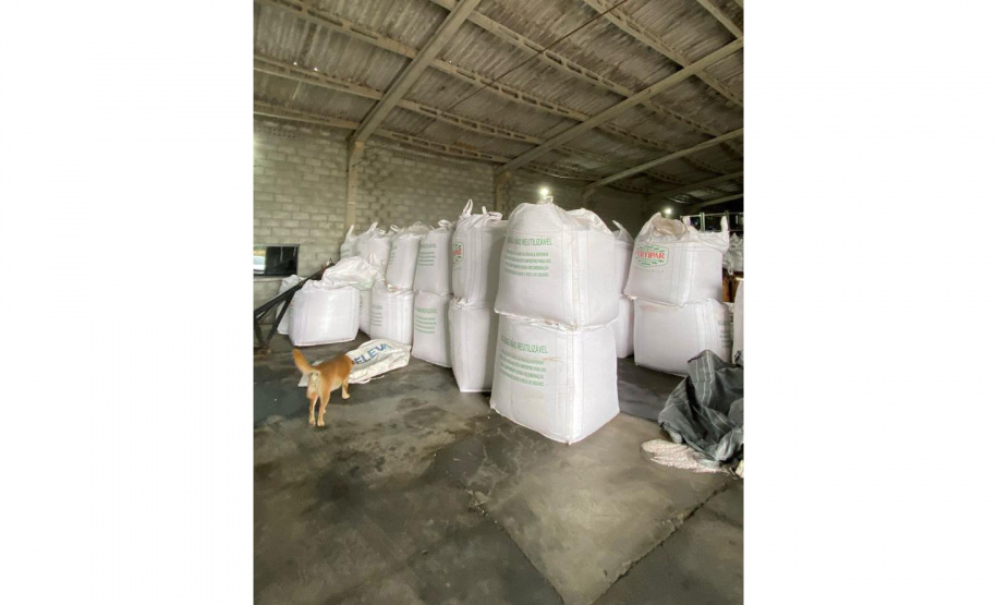 PCPR prende três pessoas e recupera 37 toneladas de fertilizantes em Campo Largo