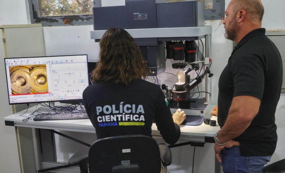 Polícia Científica em Cascavel e Ponta Grossa recebe novo comparador balístico