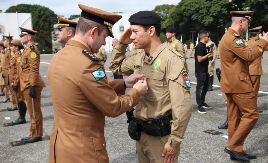 Polícia Militar do Paraná realiza solenidade alusiva a Tiradentes na Academia do Guatupê