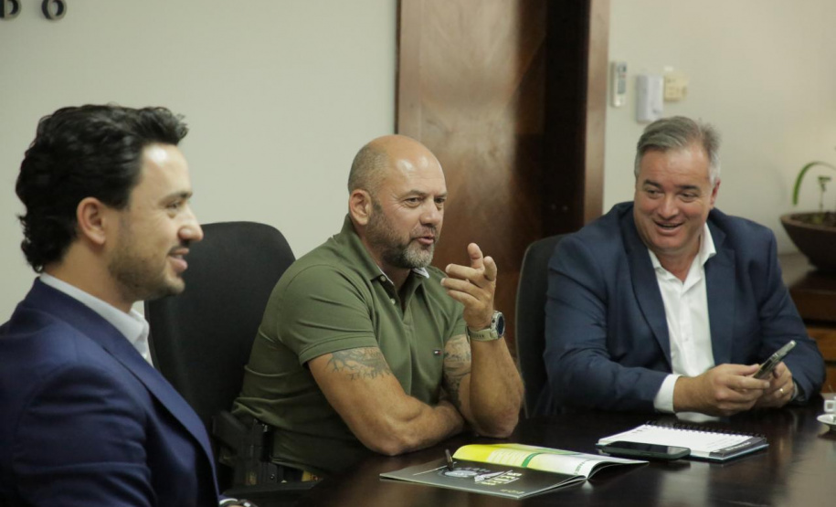 Secretário Hudson recebe o prefeito de Apucarana, Rodolfo Mota