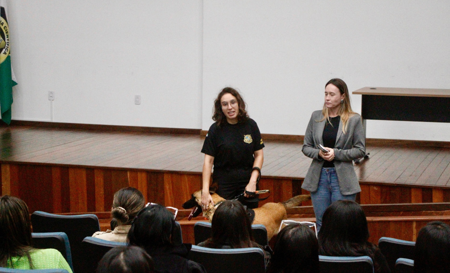 Servidores da Sesp visitam unidades da Polícia Científica em Curitiba