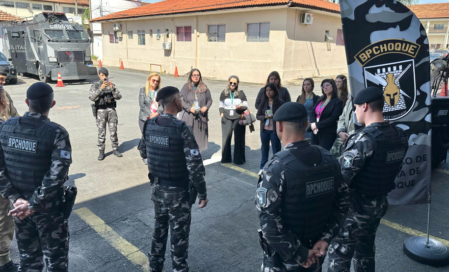 Sesp promove visita de servidores à sede da PMPR