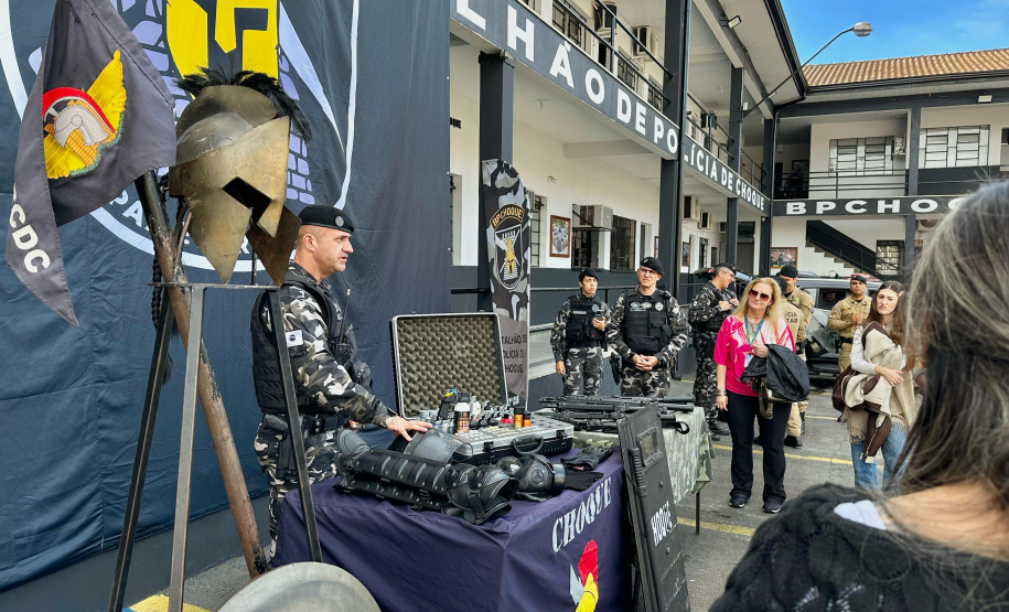 Sesp promove visita de servidores à sede da PMPR