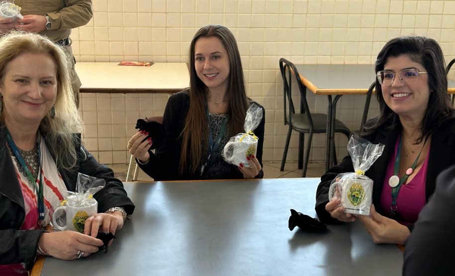 Sesp promove visita de servidores à sede da PMPR