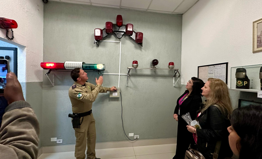 Sesp promove visita de servidores à sede da PMPR