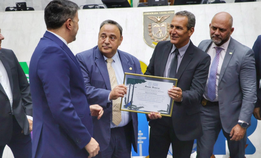 Verão Maior Paraná é homenageado em sessão solene na Assembleia Legislativa do Paraná