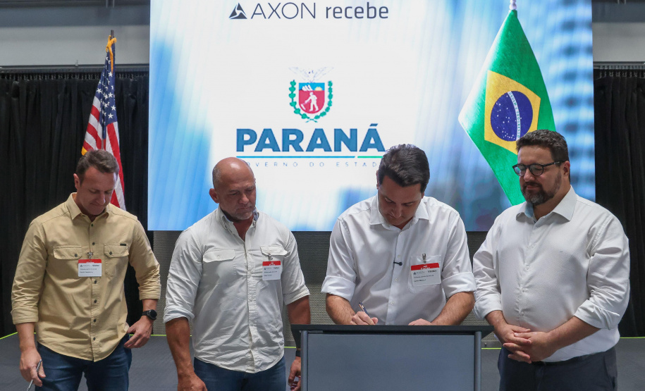 Governador anuncia compra de 2 mil armas não letais de gigante global que fornece para o FBI