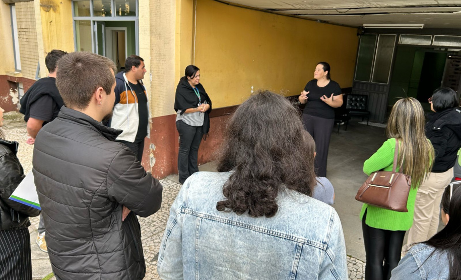 Servidores da Sesp visitam unidades da Polícia Científica em Curitiba