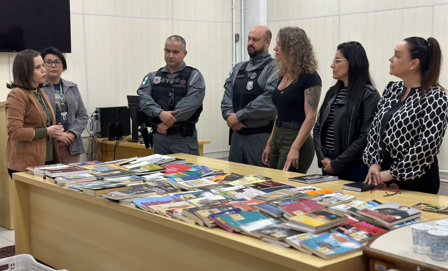 Projeto Viagem do Livro atinge 2.400 livros com doação à Cadeia Pública de Paranacity