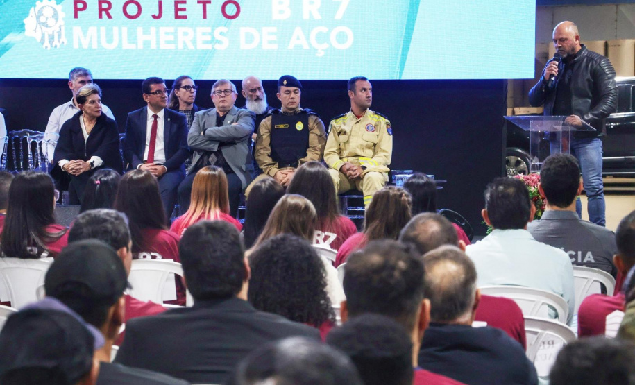 Solenidade marca a contratação de apenadas do regime fechado por empresa privada em Ponta Grossa