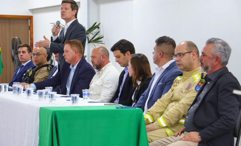 Secretário Hudson participa de reunião da ASSOMEC em Colombo