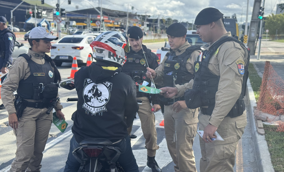 BPTran promove blitz educativa como parte prática do curso de Educação para o Trânsito