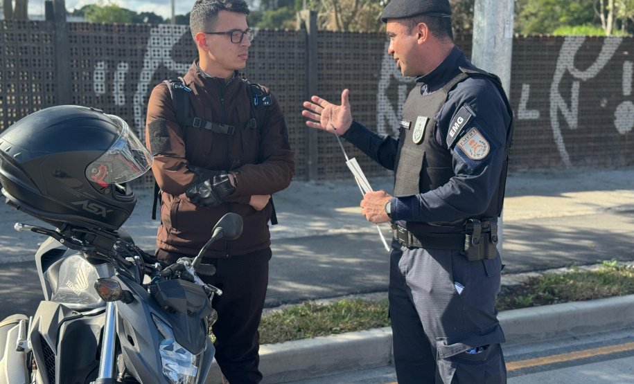 BPTran promove blitz educativa como parte prática do curso de Educação para o Trânsito