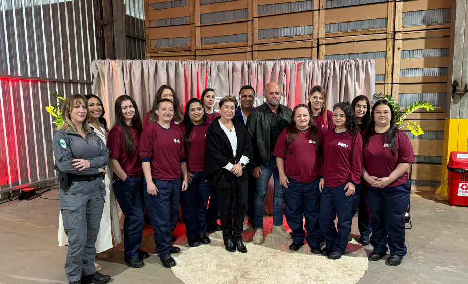 Solenidade marca a contratação de apenadas do regime fechado por empresa privada em Ponta Grossa