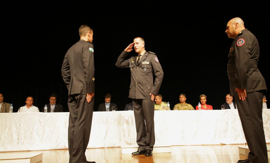 CBMPR realiza troca de comando do 2°CRBM e do 3°BBM de Londrina